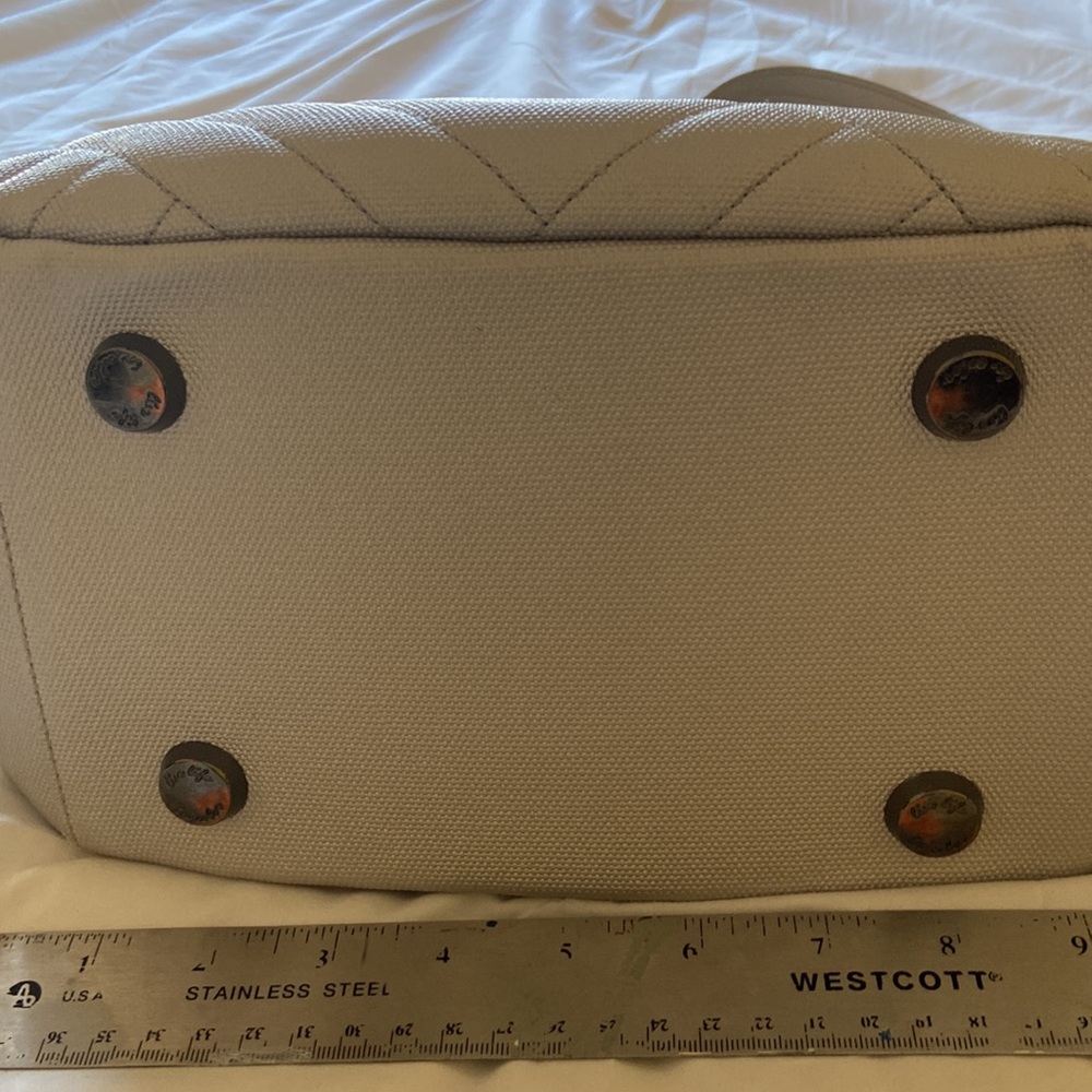 Lug Silver Quilted Shoulder Bag Crossbody Travel Lightweight Organizer - Picture 14 of 17